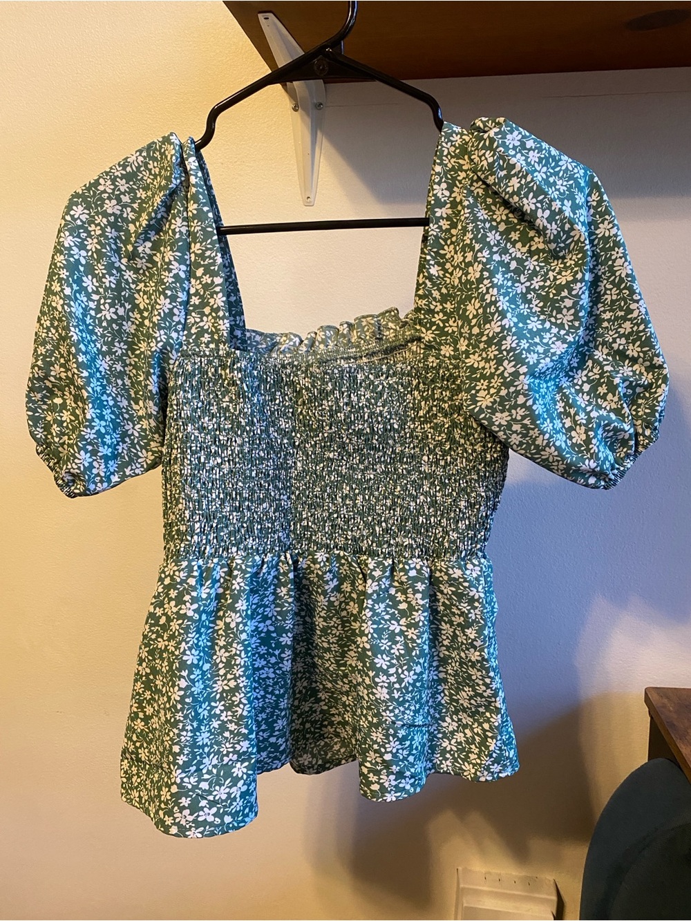 Green Floral Smocked Puff Sleeve Peplum Blouse